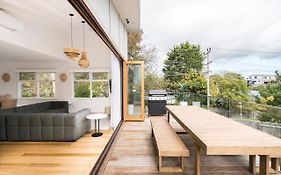 Peninsula Luxury Beach House Free Wi-Fi